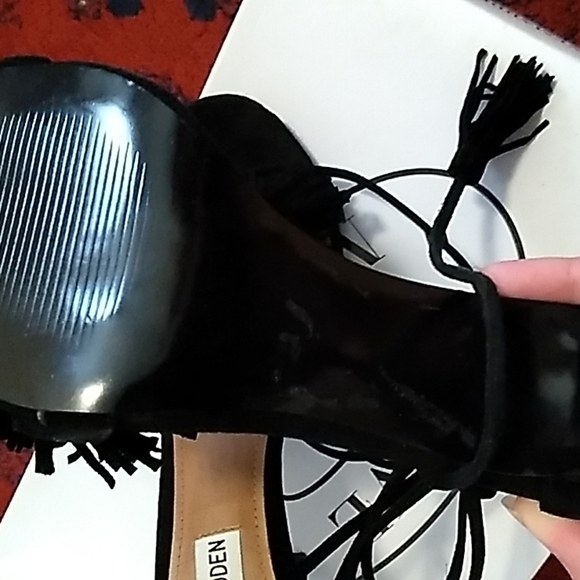 BNOT Steve Madden Sassey black suede sandal - Picture 6 of 10